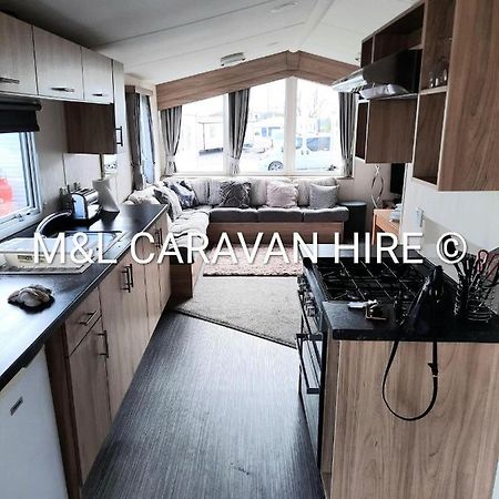 Blue Dolphin Holiday Park Gristhorpe Екстер'єр фото