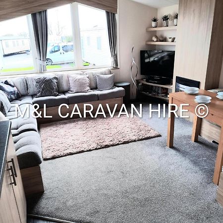 Blue Dolphin Holiday Park Gristhorpe Екстер'єр фото