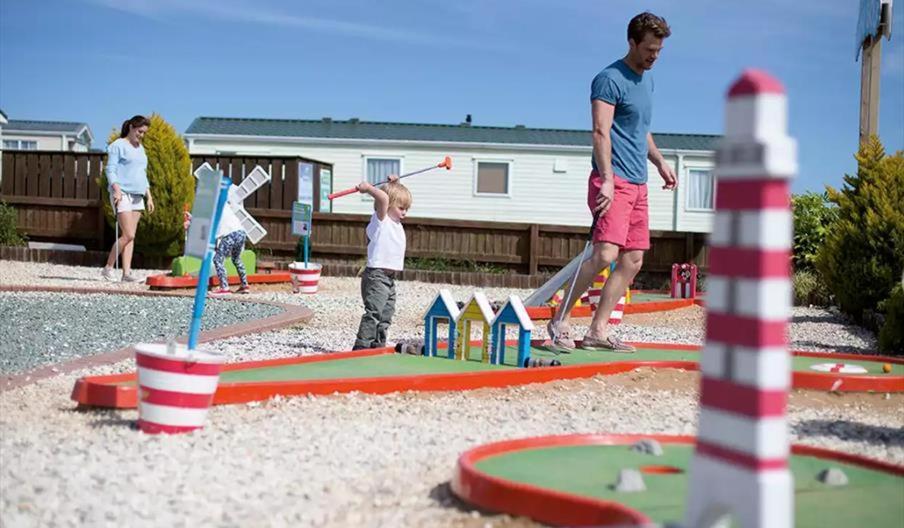 Blue Dolphin Holiday Park Gristhorpe Екстер'єр фото