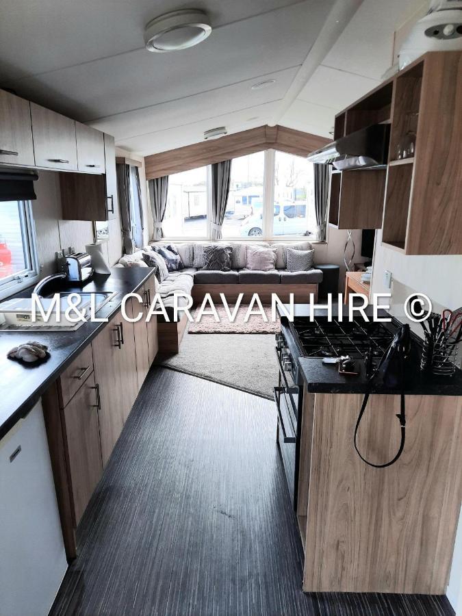 Blue Dolphin Holiday Park Gristhorpe Екстер'єр фото